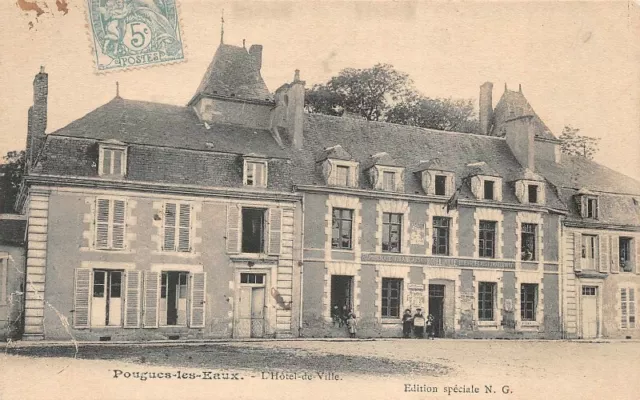 POUGUES-les-Eaux - L'Hôtel de Ville