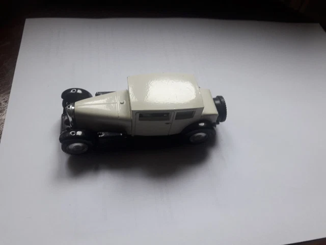 Solido 1/43 - Voisin 17CV Surbaissée Caréné 1934 Bleue - Occasion Sans Boîte