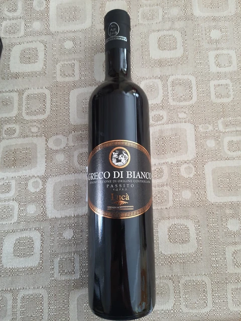 Vino passito vendemmia 2011 Luca' particolari in etichetta  (greco di bianco) 