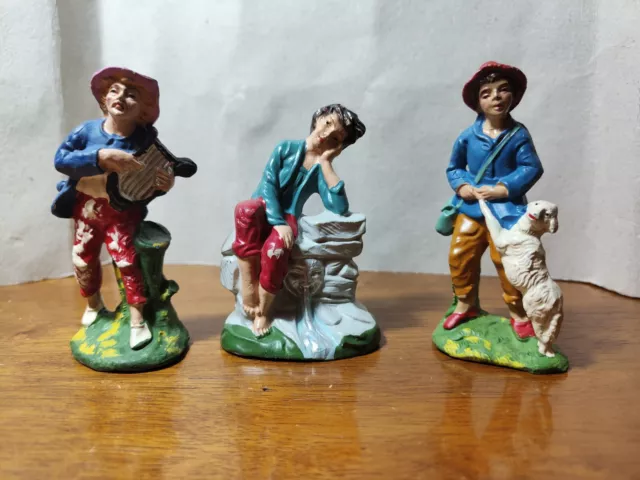 3 Statuine presepe . In pasta piena. No cartapesta. H.10 cm..