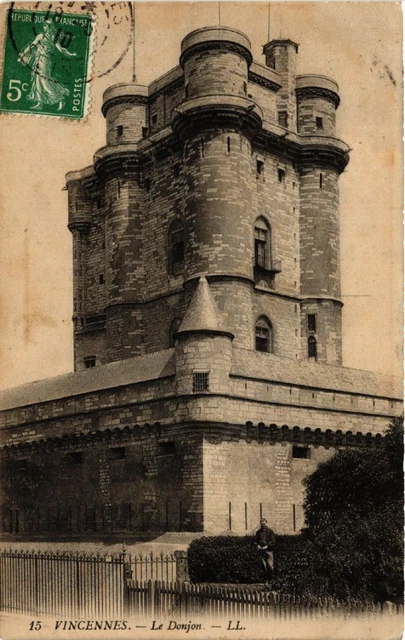 CPA VINCENNES - Le Donjon (519920)