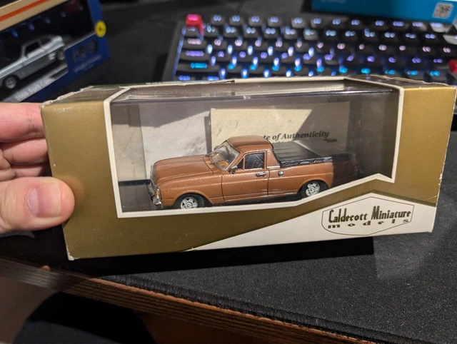CALDECOTT MINIATURE FORD FALCON 500 XY PICK UP 1971 JAUNE NEUF EN BOITE