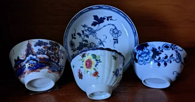 A Group of Liverpool Porcelain Tea Bowls and a Saucer  c. 1775-80