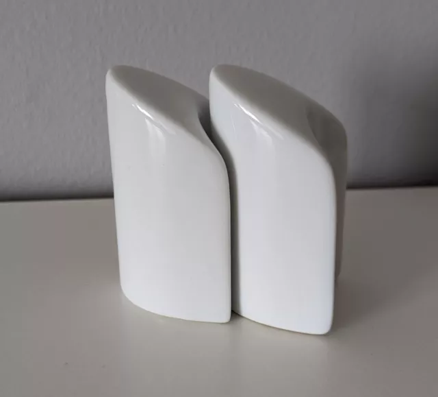 Small pretty decorative Porcelain Salt & Pepper shakers, white