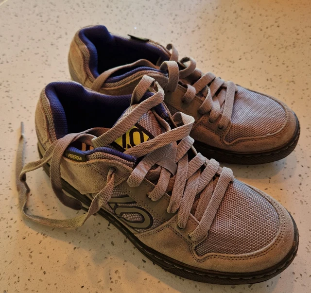 Five Ten Freerider Mountain Biking Shoes in grey/yellow in VG condition