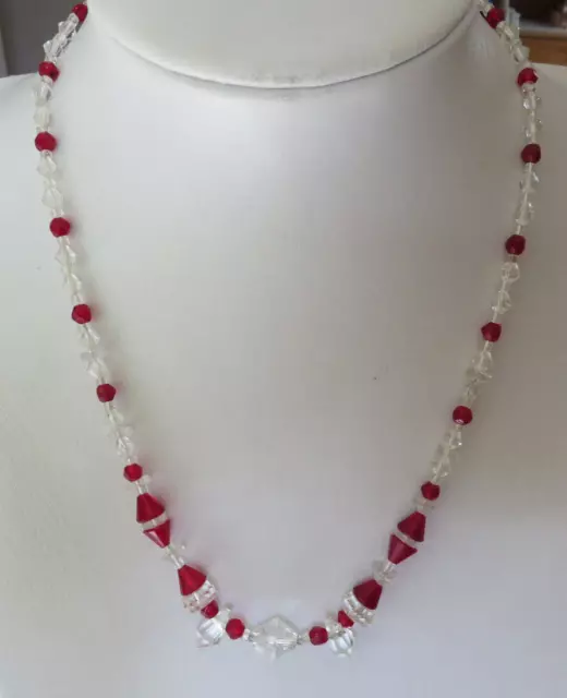 Vintage Art Deco 1920s 30s geometric cut clear and red glass bead necklace