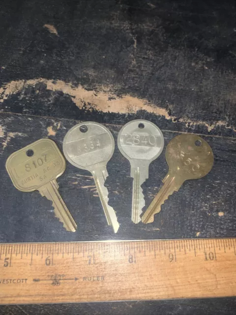 4 Vintage Room Keys Hotel Motel Various Sizes Room Green #2