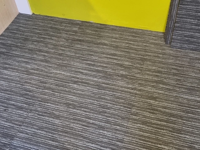 75 x 18½m² Interface Yuton Carpet Tiles Grey Stripe Heavy Duty Flooring