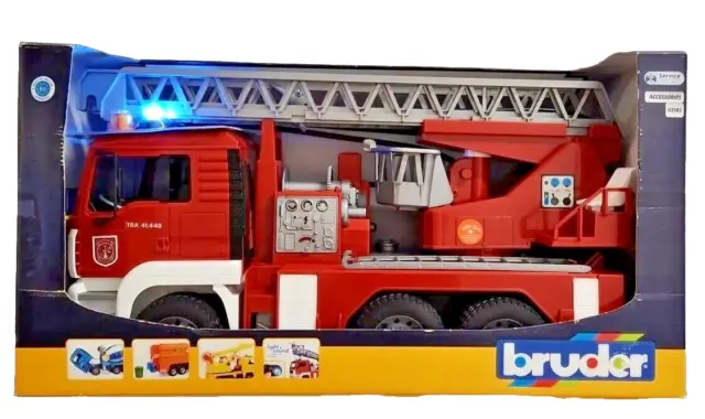 BRUDER 02771 MAN Feuerwehr mit Drehleiter Wasserpumpe Light and Sound Modul