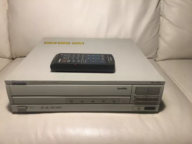 PIONEER CLD-V2300D PAL / NTSC HighEnd Industrial Laserdisc-Player  - vom Händler