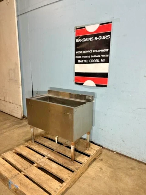"KROWNE 18-36-7" COMMERCIAL BAR 7 in/out LINES UNDER COUNTER COLD PLATE ICE BIN "KROWNE 18-36-7" COMMERCIAL BAR 7 in/out LINES UNDER COUNTER COLD PLATE ICE BIN