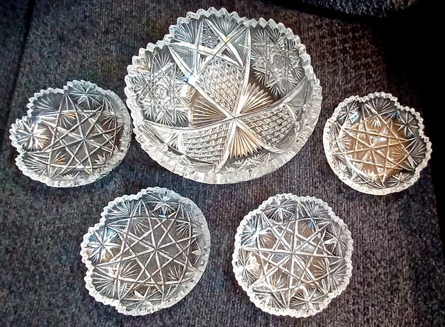 Vtg Set 5 Crystal Clear Cut/Pressed Glass Fruit Berry Dessert Bowls Large Small