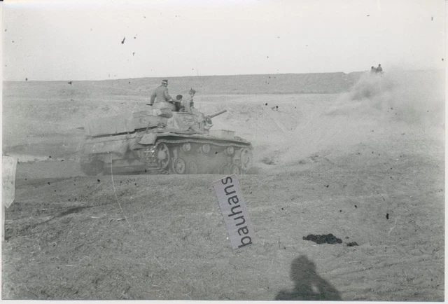 REPRO FOTO WEHRMACHT Panzertruppe Panzer Tank III im AK Format (6198a