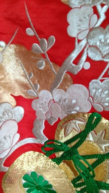 Japanese Kimono Uchikake Luxurious Wedding Embroidery Pure Silk Flower Red K471 6