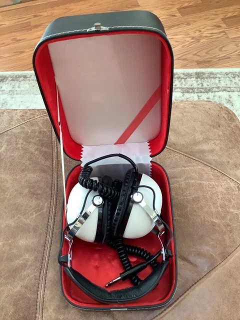 Pioneer SE-50 Vintage Headphones