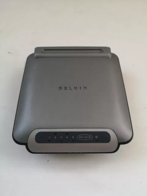 Switch di rete Ethernet Belkin 5 porte 10/100 BT V2000 UK modello F5D5131-5