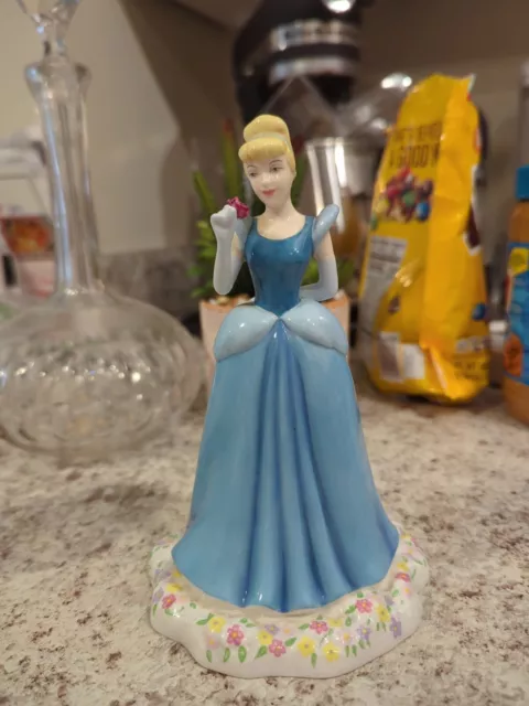 ROYAL DOULTON DISNEY princess Cinderella figurine porcelain statue $35. ...