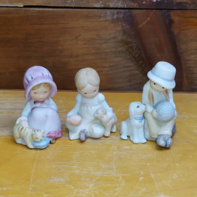 Holly Hobbie Miniature Collection Set of 3 Porcelain Figurines Vintage