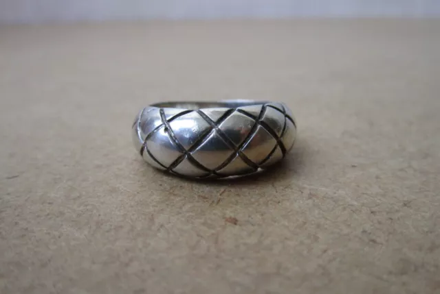 Très belle bague en argent massif 925 en bon état Taille 52.