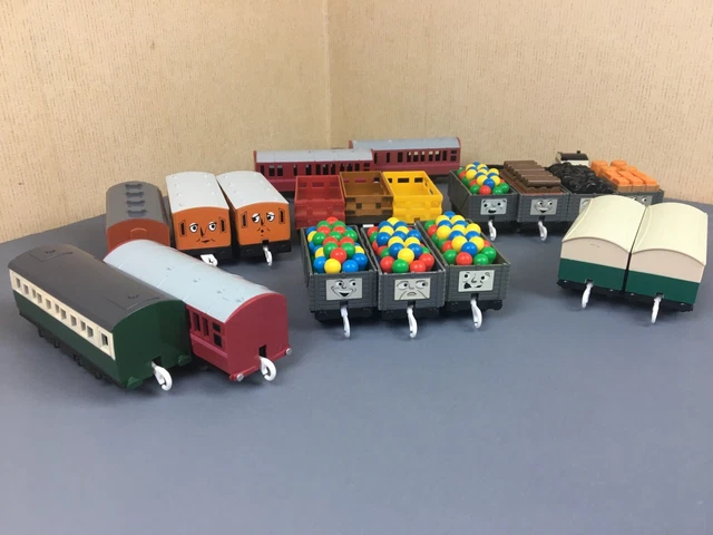 THOMAS THE TANK Engine Free Postage Trackmaster Coaches Trucks Cargo ...