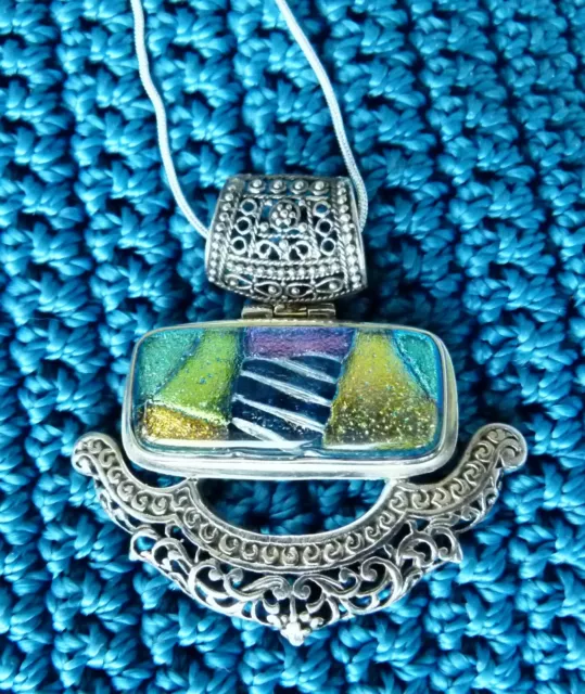 STERLING SILVER Ornate FILIGREE & DICHROIC GLASS PENDANT/Necklace NOS 1990s