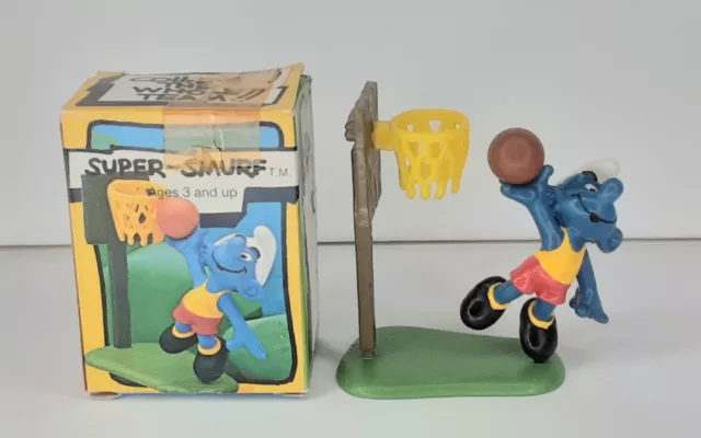 Schleich Wallace Berrie Super Smurf Basket Ball Figurine with Original Box