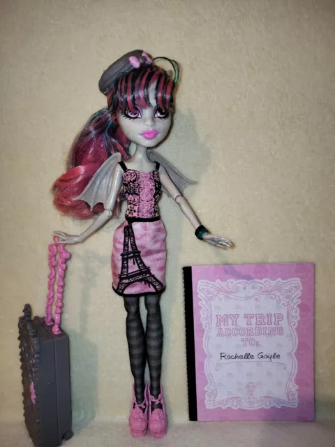 Monster High Rochelle Goyle - Scaris: City Of Frights. TOTALLY COMPLETE DISPLAY!