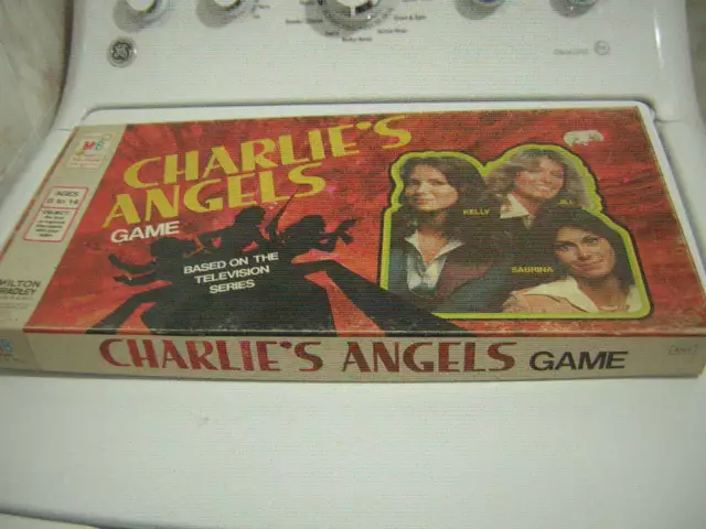 Charlie's Angels Board Game 1977 Vintage Farrah Fawcett Jaclyn Smith