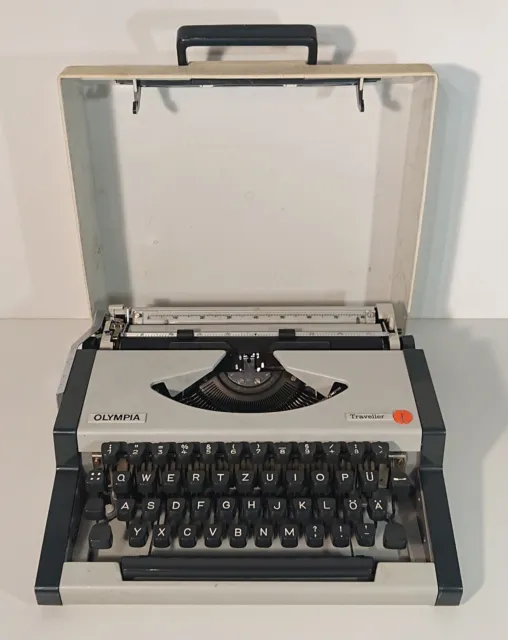 alte Olympia Traveller Schreibmaschine Reiseschreibmaschine Typewriter im Koffer