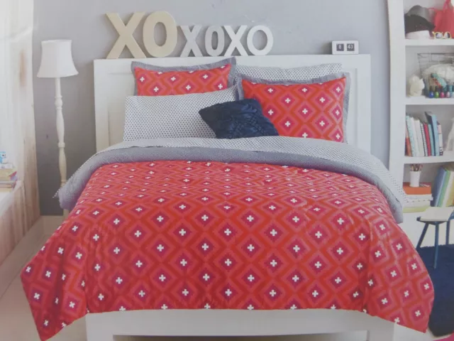 8 pc Xhilaration Full Comforter, Shams, Sheets, Bedskirt, Pillow Bedding Set NIP