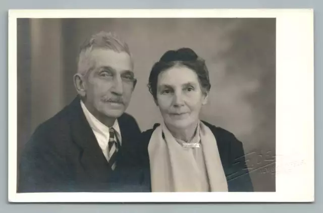 Cute Older Couple NEW BRAUNFELS Texas RPPC Antique Studio Photo Postcard 1930s