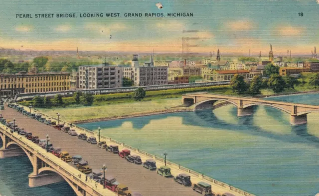 USA Pearl Street Bridge Looking West Grand Rapids Michigan 04.45