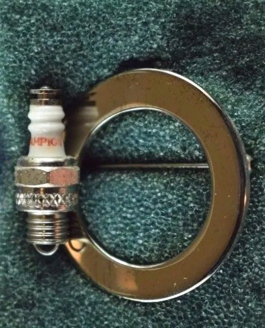 Men's Vintage Round Silvertone Champion Employee Mini Spark Plug Tie Clip Z17