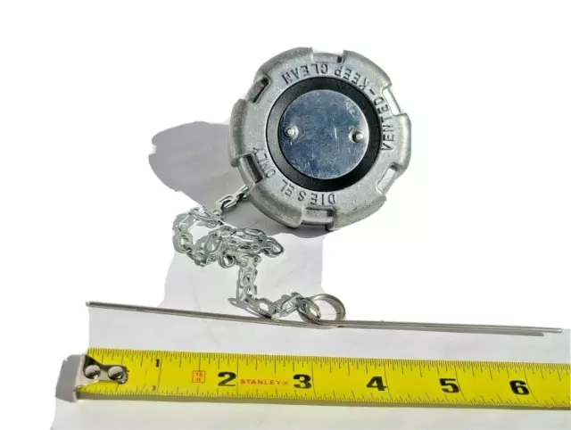 600135 Fuel Cap Aluminum 2" -11.5 NPSH Non-locking Vented & Chain F/ Int FORD