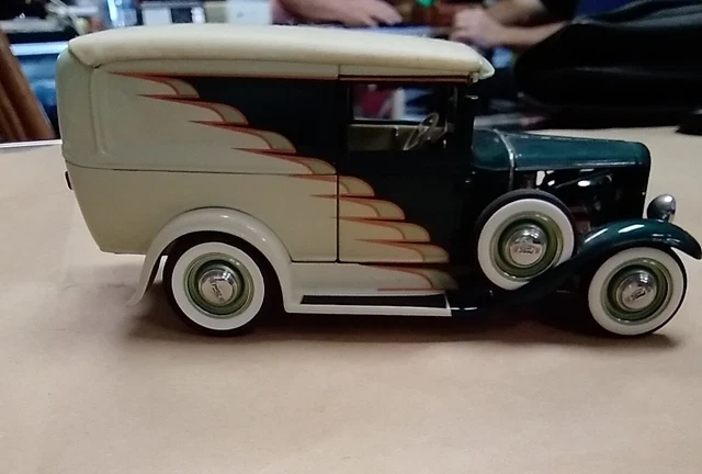 Danbury Mint 1931 Ford Model A Hot Rod Panel Truck 1/24 Diecast