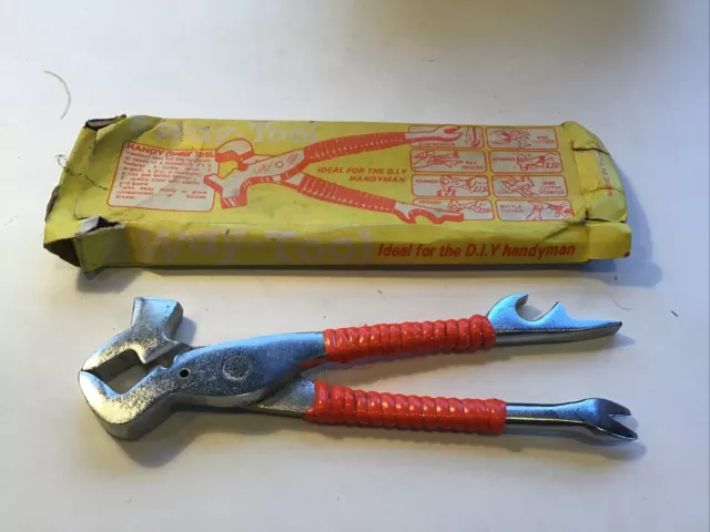 Vintage Dynamic Hand Held 8 Way Handy Tool Hammer Nail Puller Pliers Wire Cutter