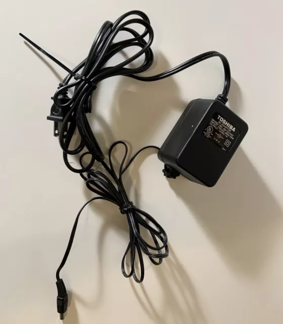 Genuine Toshiba AC Adapter AD-121ADT Input 120VAC 60Hz 25W Output 12VDC 1A