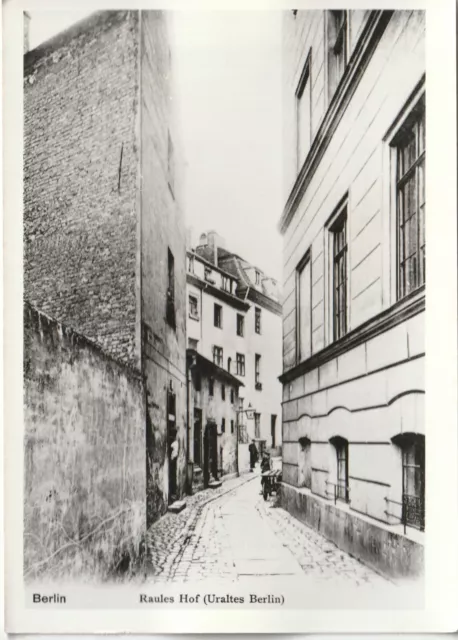 Historische  Fotografien aus einem Berliner Archiv - Raules Hof (Uraltes Berlin)