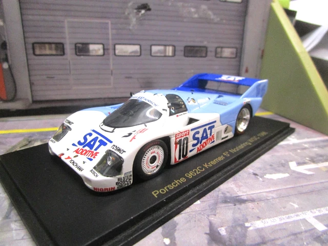 Porsche 962C Jagermeister #8 échelle 1/43 - Spark NA010 - Norisring 1988 - Uwe Schafer