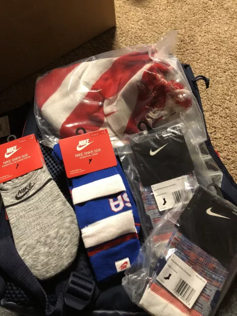 Nike USA scarf/wrap, 4 pair socks new