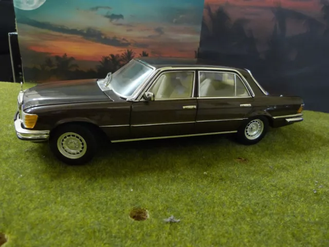 Revell Diecast Modellauto in 1:18 Mercedes Benz 450 SEL W116 -kein 6.9! S-Klasse