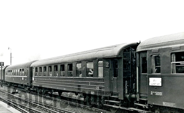 Original Wagen Foto - Schnellzug PANNONIA nach Bukarest in Dresden Hbf, 1961