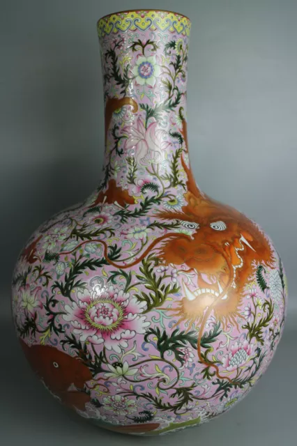 Beautiful chinese famille rose porcelain gilded vase