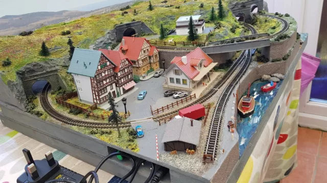 Stunning Z Gauge Harbour Briefcase Layout by MOUNTAIN LAKE MODEL RAILWAYS