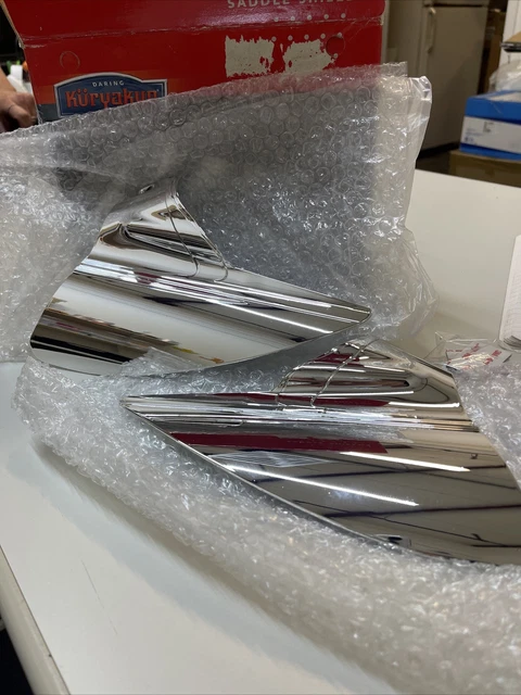 Kuryakyn Heat Deflector Saddle Shields Reflective Smoke  494329 MISSING BOLTS
