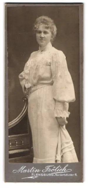 Fotografie Martin Frölich, Flensburg, Norderhofender 9, Dame im Kleid mit lange