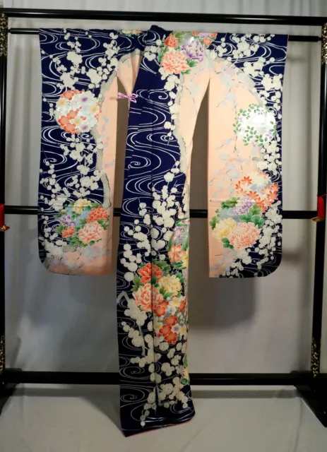 Japanese kimono SILK"FURISODE" long sleeves,SIL leaf,Foil, Flowers ,L5.4"..3721
