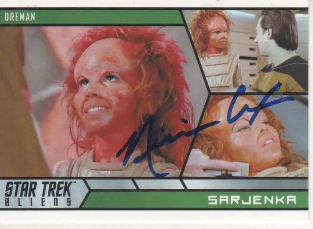 Nikki Cox Signed 2014 "Star Trek" Aliens #22 - Sarjenka