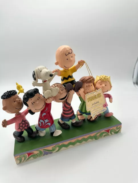 Enesco Peanuts by Jim Shore The Gang Grand Celebration Figur, 19 cm, Mehrfarbig 2