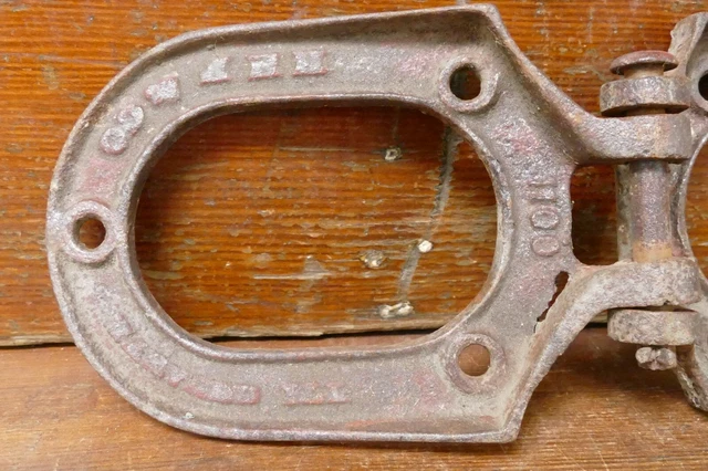 Vintage Antique HHF & Co Harvard IL Cast Iron Horseshoe Style Barn Door Hinges 4